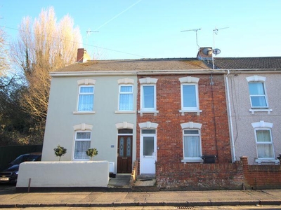 3 bedroom terraced house for sale in Radnor Street, Town Centre, SN1