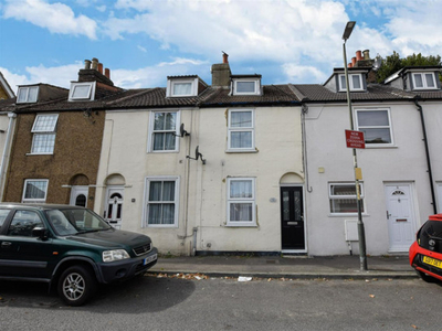 3 Bedroom Terraced House For Sale In Rochester, Hoo