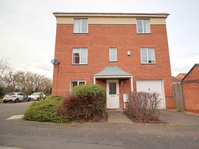 3 bedroom town house for rent in Plantin Road, Carrington Point, Nottingham,, NG5