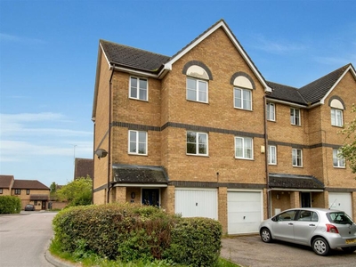 3 bedroom town house for sale in Pershore Croft. Monkston, MK10