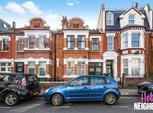 4 bedroom apartment for rent in Pennard Road, London, W12