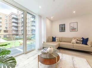 4 bedroom apartment for rent in Springpark Drive, London, N4