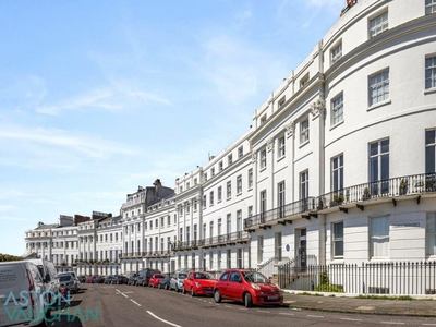 4 bedroom apartment for sale in Lewes Crescent, Brighton, BN2