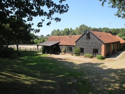 4 Bedroom Barn Conversion For Rent In Colchester