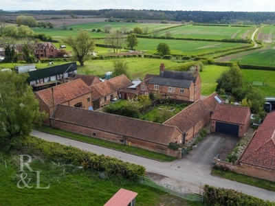 4 bedroom barn conversion for sale in Church Gate, Clipston On The Wolds, NG12