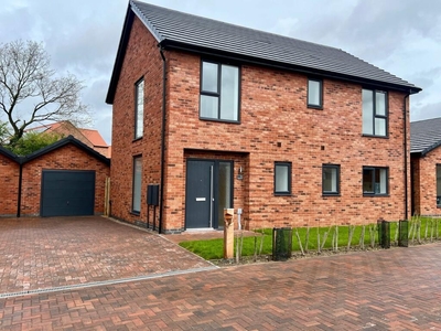4 bedroom detached house for rent in Brailsford Court, Harworth, DN11