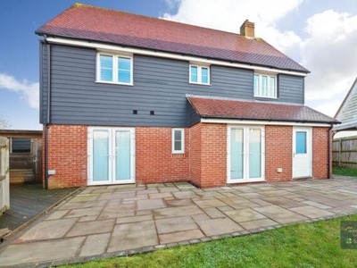 4 Bedroom Detached House For Rent In Bridgefield, Ashford