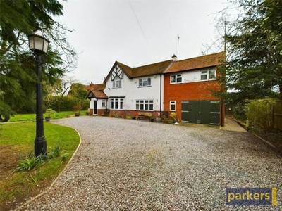 4 Bedroom Detached House For Rent In Charvil, Berkshire