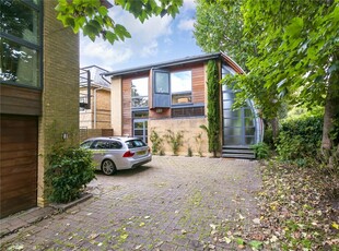 4 bedroom detached house for rent in Willoughby Road,
East Twickenham, TW1