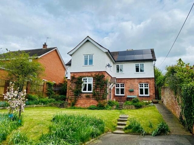 4 Bedroom Detached House For Sale In Aylestone Hill, Hereford