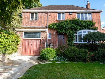 4 bedroom detached house for sale in Bassett Dale, Southampton, Hampshire, SO16