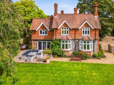 4 Bedroom Detached House For Sale In Berkshire