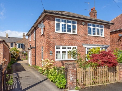 4 bedroom detached house for sale in Bootham Crescent, York, YO30