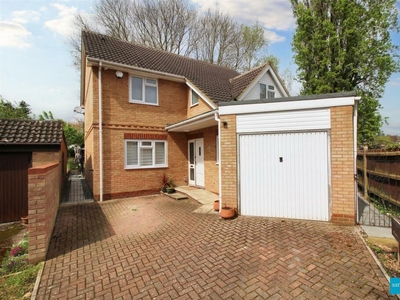 5 bedroom detached house for sale in Carston Grove, Calcot, Reading, RG31