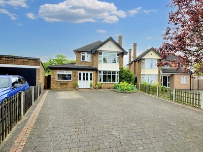 4 bedroom detached house for sale in Clumber Avenue, Chilwell, NG9