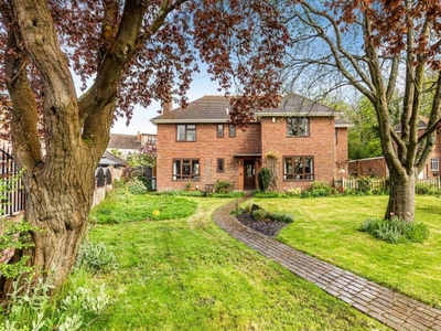 4 bedroom detached house for sale in Coningham Road, Reading, Berkshire, RG2