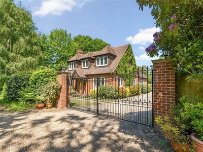4 Bedroom Detached House For Sale In Copthorne, Crawley
