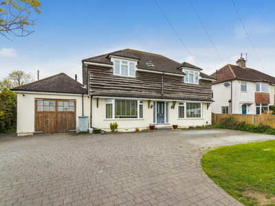 4 bedroom detached house for sale in Findon Road, Worthing, BN14