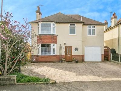 4 bedroom detached house for sale in Foxhall Road, Ipswich, IP4