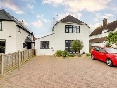4 bedroom detached house for sale in Harvey Road, Goring-By-Sea, Worthing, BN12