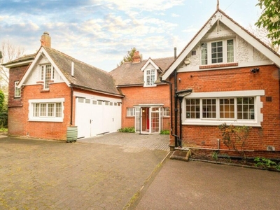 4 bedroom detached house for sale in North Cray Road, Bexley, Greater London, DA5