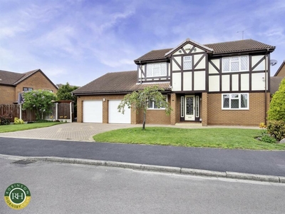 4 bedroom detached house for sale in Pool Drive, Bessacarr, Doncaster, DN4