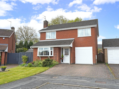 4 bedroom detached house for sale in Slate Close, Glenfield, Leicester, Leicestershire, LE3
