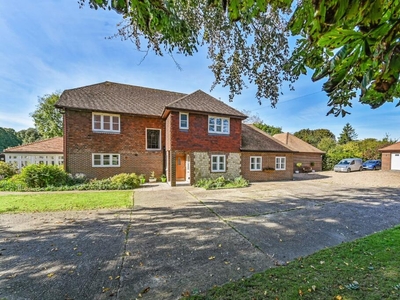 4 bedroom detached house for sale in Stone Street, Westenhanger, Hythe, CT21