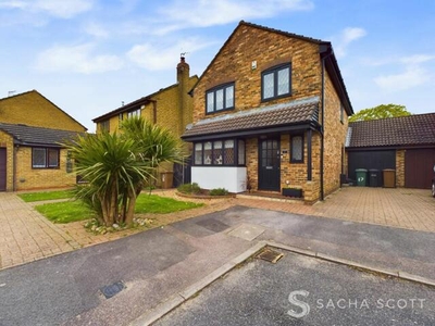 4 Bedroom Detached House For Sale In Tadworth