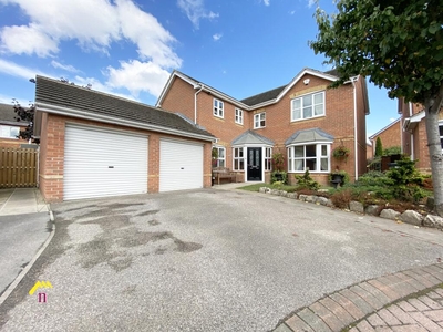 4 bedroom detached house for sale in The Hedgerows, Thorne, Doncaster, DN8