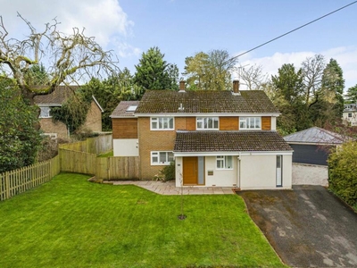 4 bedroom detached house for sale in Wallace Close, Tunbridge Wells, TN2