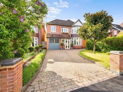 4 bedroom detached house for sale in Westbourne Road, Solihull, B92