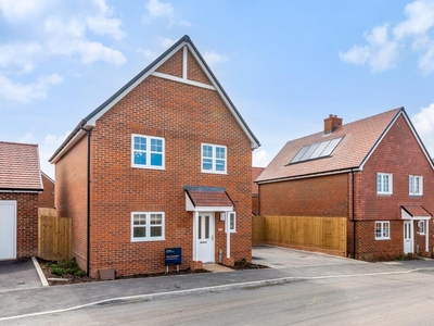 4 bedroom detached house for sale in Whitstable Heights, Whitstable, CT5