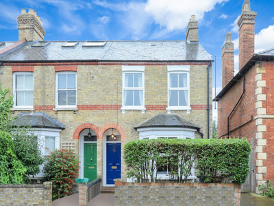 4 bedroom end of terrace house for sale in Bullingdon Road East Oxford, OX4