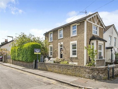 4 Bedroom End Of Terrace House For Sale In Staines-upon-thames, Surrey