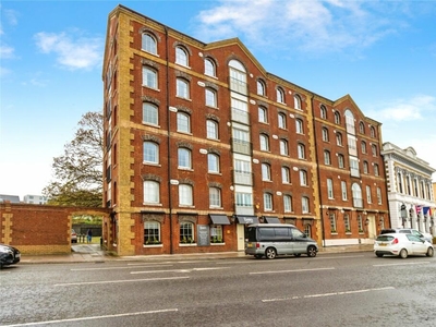 4 bedroom flat for sale in Town Quay, Southampton, Hampshire, SO14