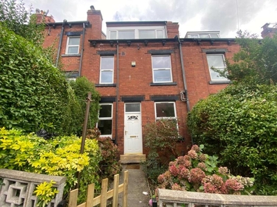 4 bedroom house for rent in Wetherby Grove , Burley, Leeds, LS4