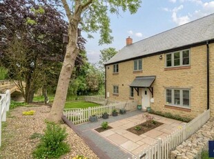 4 Bedroom House For Sale In Cosgrove, Northamptonshire