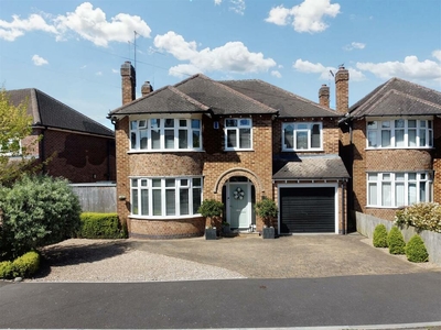 4 bedroom house for sale in Russley Road, Bramcote, Nottingham, NG9