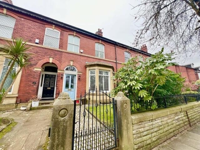 4 Bedroom House Manchester Bury