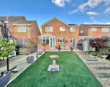 4 Bedroom Link Detached House For Sale In Abbeydale