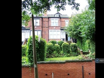 4 bedroom maisonette for rent in Ridge Terrace, Leeds, LS6