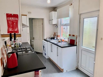 4 Bedroom Semi-detached House For Rent In Selly Oak