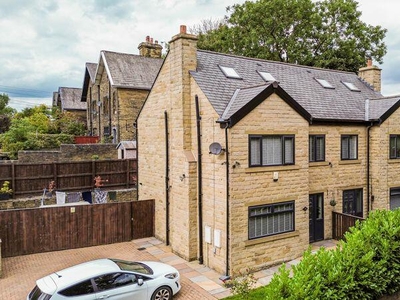 4 bedroom semi-detached house for sale in 20 Brighouse Road, Queensbury, Bradford, BD13 1QD , BD13