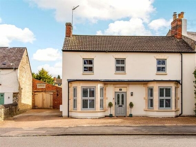 4 Bedroom Semi-detached House For Sale In Brackley, Northamptonshire