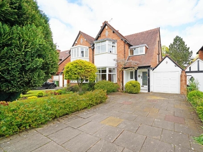 4 bedroom semi-detached house for sale in Broad Oaks Road, Solihull, B91