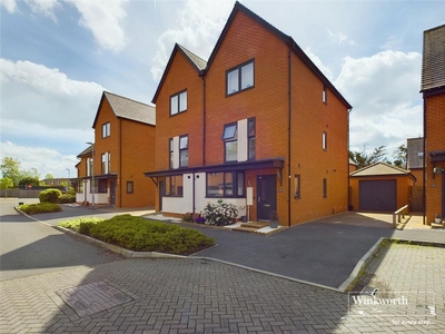 4 bedroom semi-detached house for sale in Coley Avenue, Reading, Berkshire, RG1