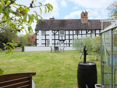 4 Bedroom Semi-detached House For Sale In Himbleton, Worcestershire
