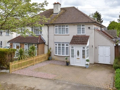 4 bedroom semi-detached house for sale in Lincoln Road, Maidstone, Kent, ME15