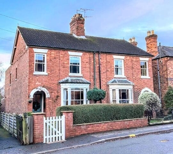 4 Bedroom Semi-detached House For Sale In Louth